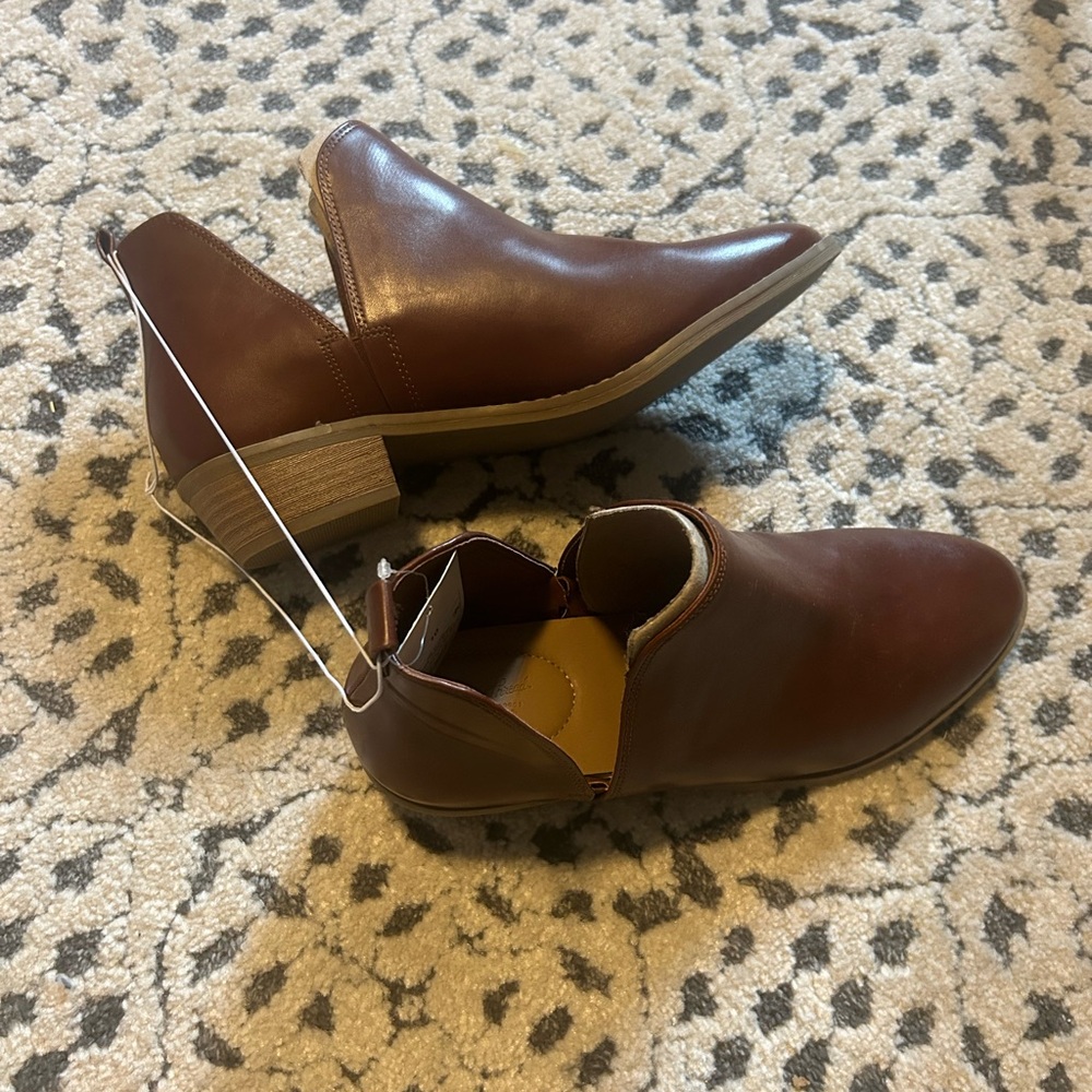 Universal Thread Booties